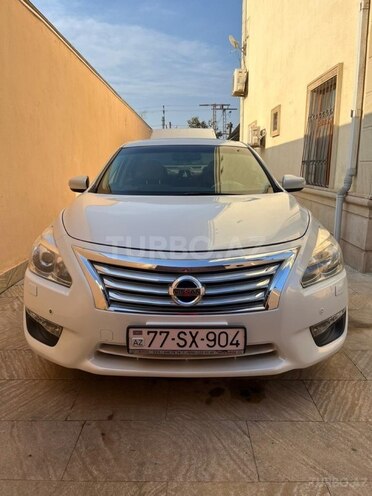 Nissan Altima-2