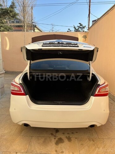 Nissan Altima-8