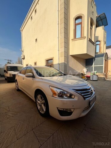 Nissan Altima-4