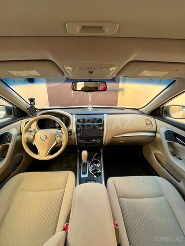 Nissan Altima-14