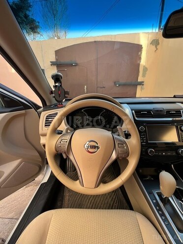 Nissan Altima-13