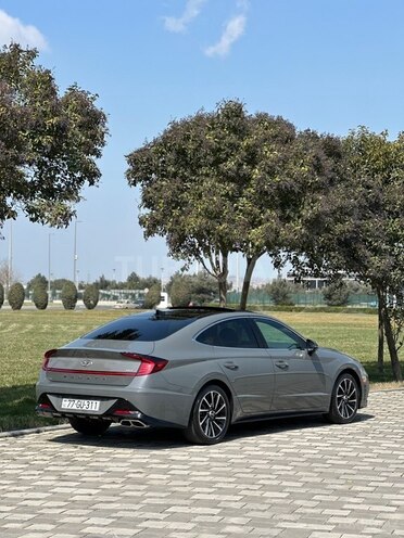 Hyundai Sonata-11