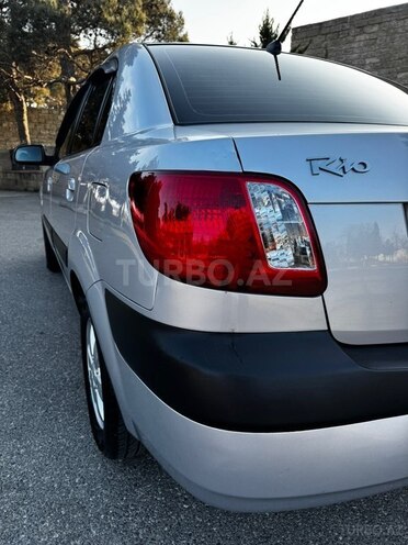 Kia Rio-4