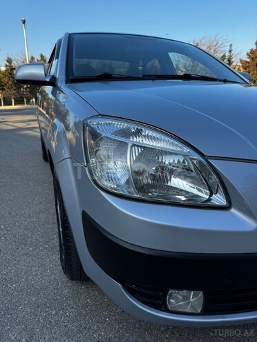 Kia Rio-5