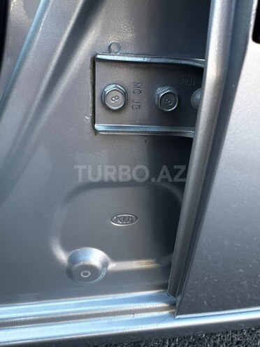 Kia Rio-16