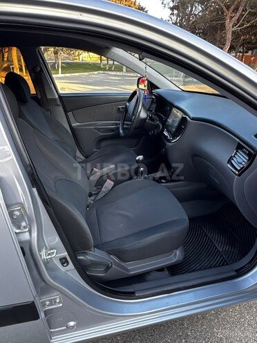 Kia Rio-14