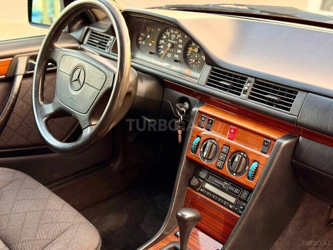 Mercedes 200 E 1994, 328,000 km - 2.0 l - Bakı