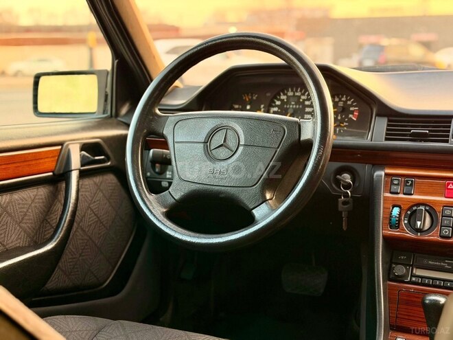 Mercedes 200 E 1994, 328,000 km - 2.0 l - Bakı