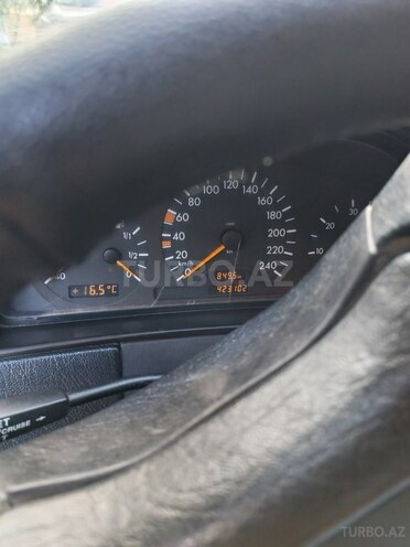 Mercedes E 220 1998, 423,102 km - 2.2 l - Gəncə
