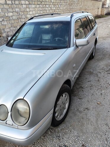 Mercedes E 220 1998, 423,102 km - 2.2 l - Gəncə