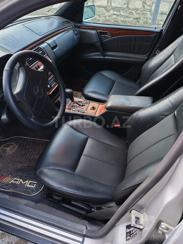 Mercedes E 220 1998, 423,102 km - 2.2 l - Gəncə