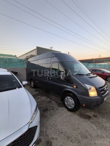 Ford Transit-2