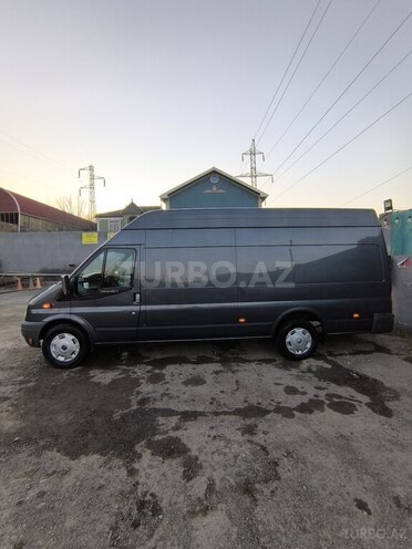 Ford Transit-4