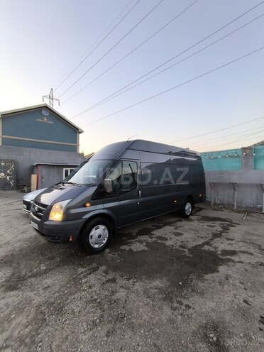 Ford Transit-3