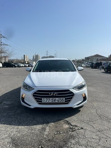 Hyundai Elantra-1