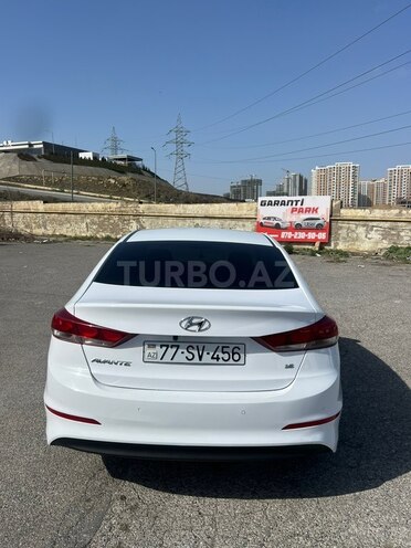 Hyundai Elantra-2