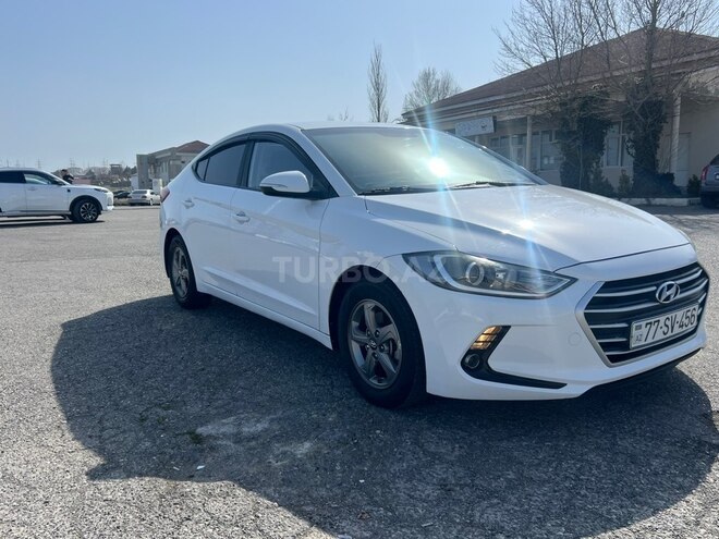 Hyundai Elantra-7