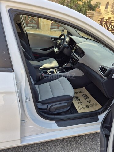 Hyundai IONIQ-7