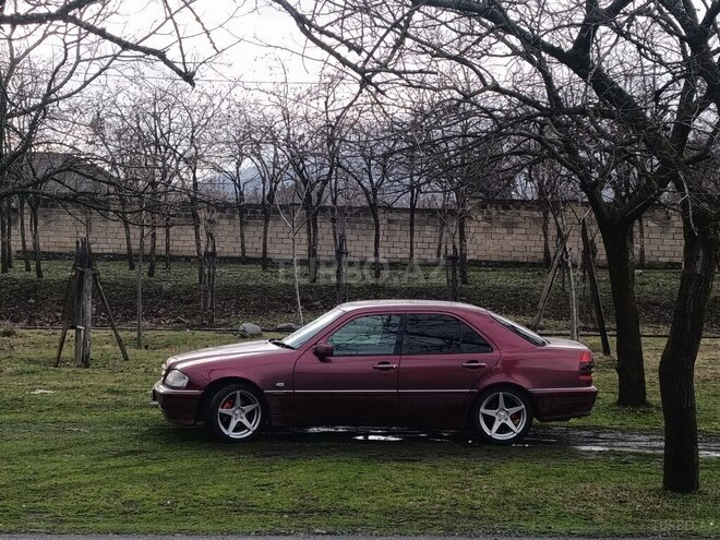Mercedes C 180 1997, 513,733 km - 1.8 л - Zaqatala