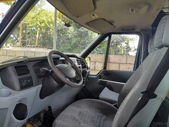 Ford Transit-2