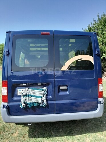 Ford Transit-6
