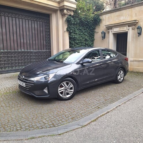 Hyundai Elantra-2