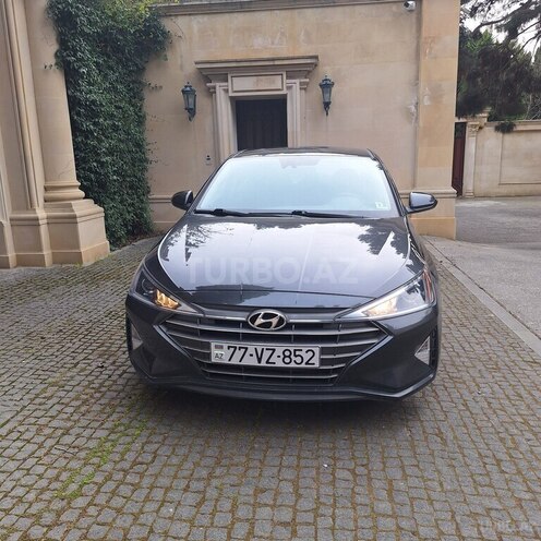 Hyundai Elantra-3