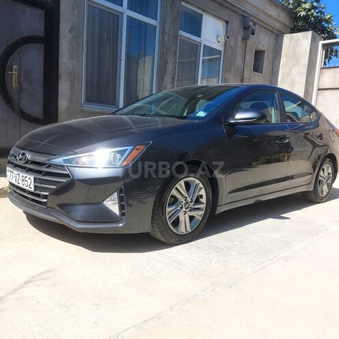 Hyundai Elantra-4
