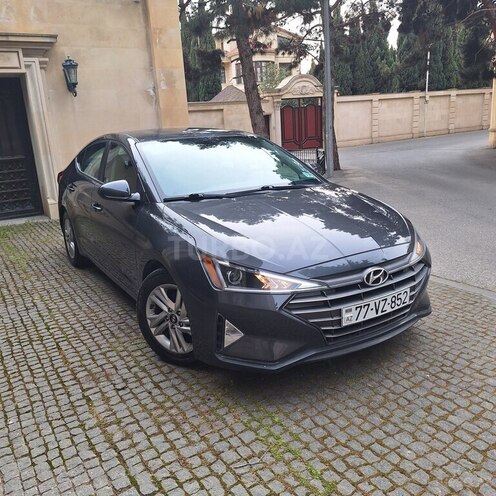 Hyundai Elantra-12