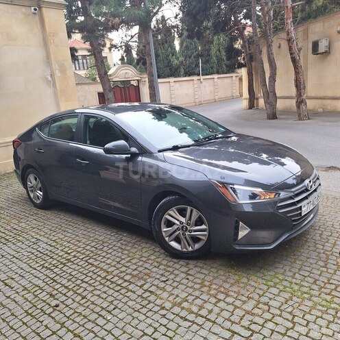 Hyundai Elantra-13