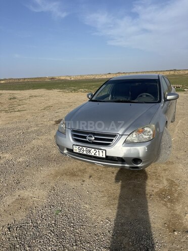 Nissan Altima-1