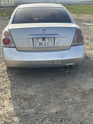 Nissan Altima-3