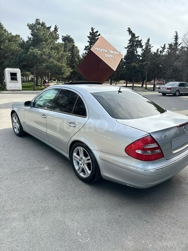 Mercedes E 270-4