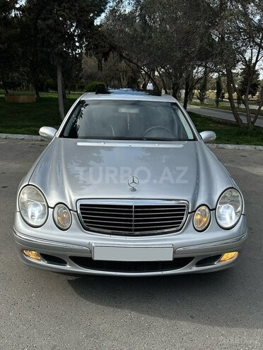 Mercedes E 270-2