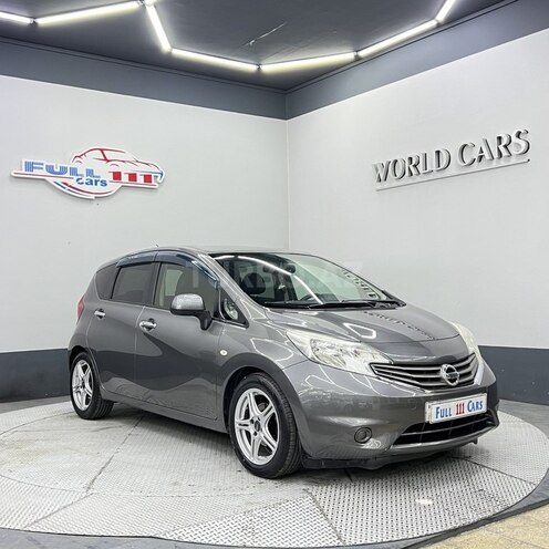 Nissan Note-2