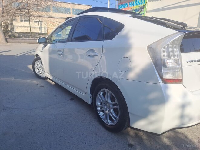 Toyota Prius-8