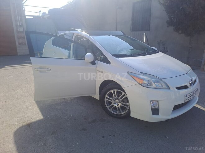 Toyota Prius-5