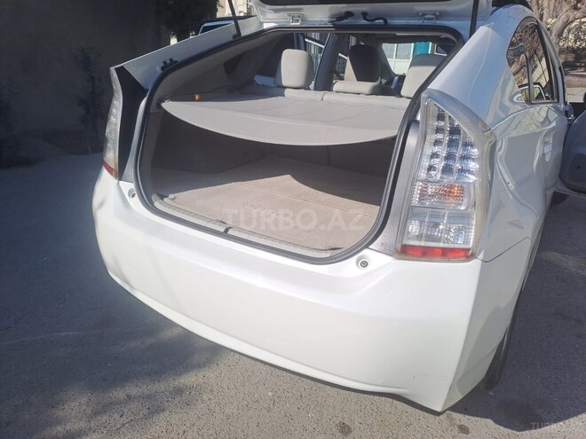 Toyota Prius-7