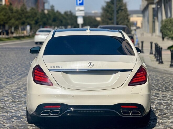 Mercedes S 560 e-5