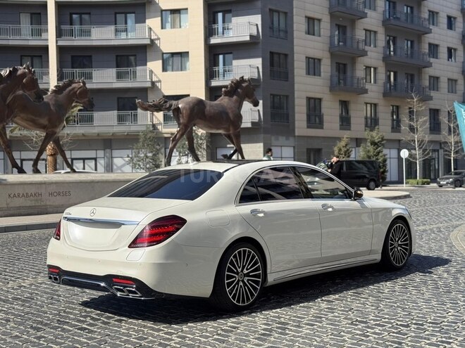 Mercedes S 560 e-4
