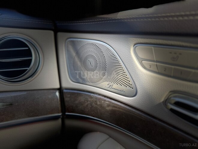 Mercedes S 560 e-11