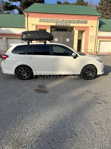 Toyota Corolla Fielder-2