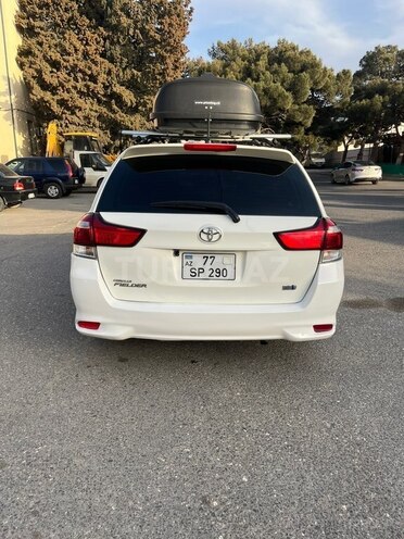Toyota Corolla Fielder-3