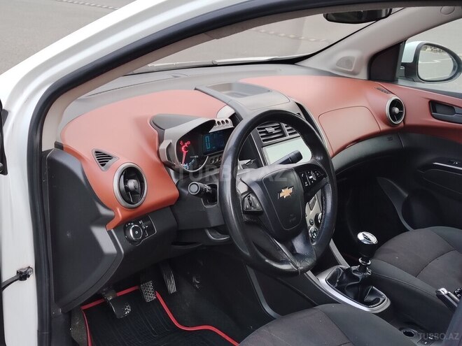 Chevrolet Aveo-8