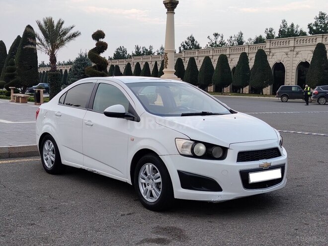 Chevrolet Aveo-10