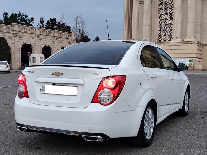 Chevrolet Aveo-14