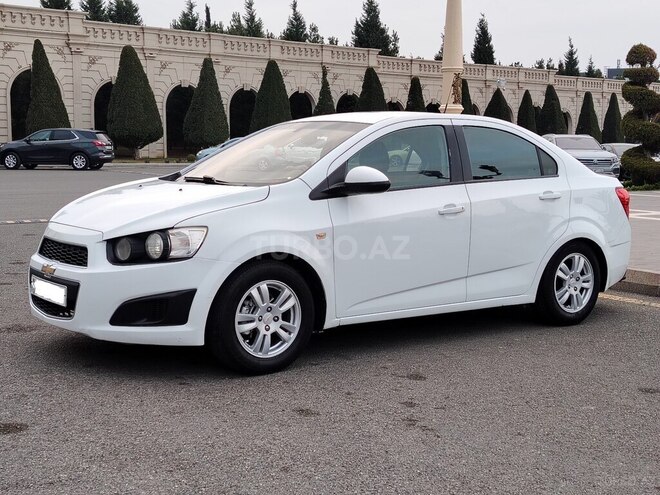 Chevrolet Aveo-12