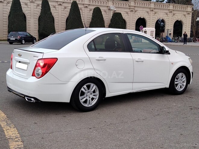 Chevrolet Aveo-13