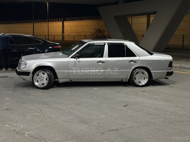 Mercedes  1991, 300,000 km - 2.0 l - Bakı