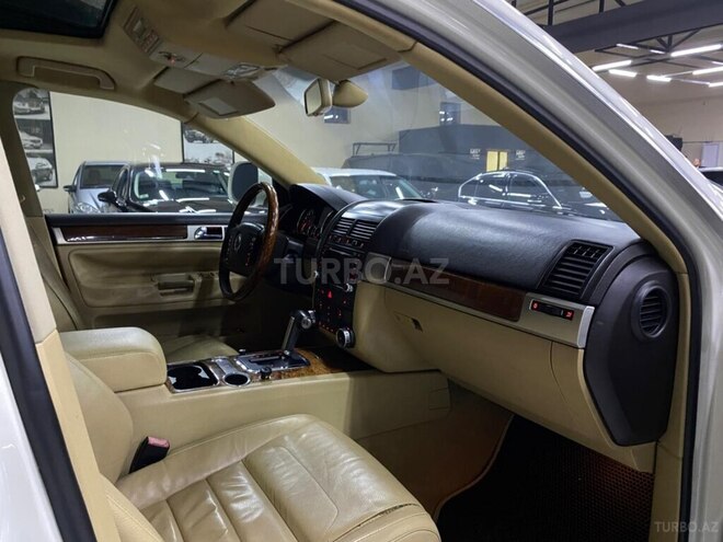 Volkswagen Touareg-13